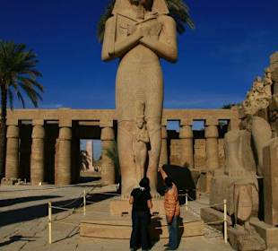 Kolossalstandbild eines Königs