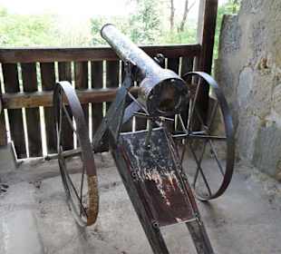 Kanone im Wehrgang der Altenburg