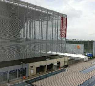 Zimmerausblick zur Esprit-Arena