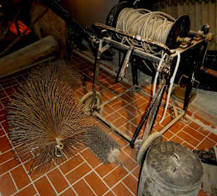 Exponate im Kellergeschoss des Alten Pumpwerkes