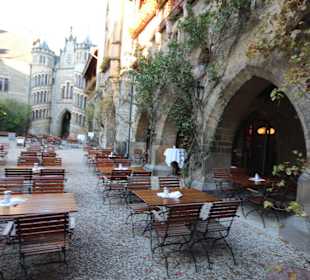 Restaurant Terrasse im Schloss Innenhof