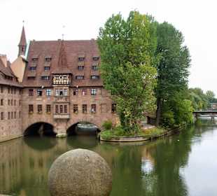 Außenansicht über der Pegnitz