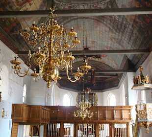 Kirchenschiff mit Holztonnengewölbe