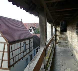 Auf der Stadtmauer von