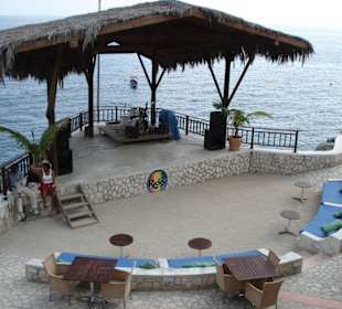 Traum Cafe / Ricks Cafe