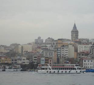 Eminönü mit dem Galataturm auf der rechten Seite