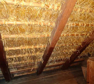 Strohdachkonstruktion im Museum