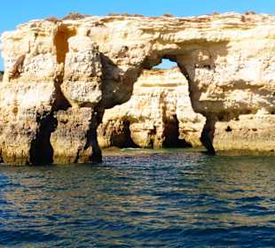 Küste Algarve vom Schnellboot aus