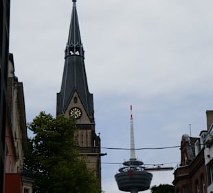 Blick auf Kölnturm vom Kaiser Wilhelm Ring