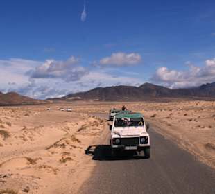  Eine  vegetationsarme Halbwüste nach Puerto 