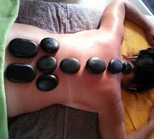 Hot-stone-massage