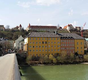 Blick von Ach (A) auf Burghausen