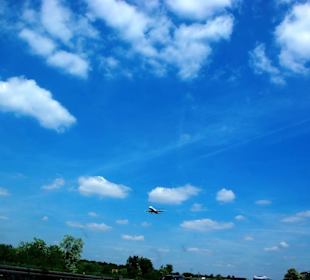 Flieger im Anflug auf der A3