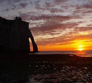 Zachód słońca w Etretat
