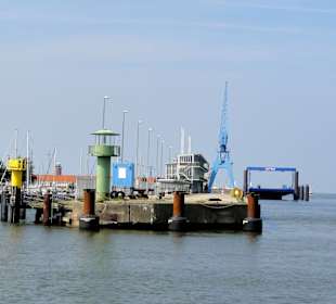 Steubenhöft an der Einfahrt zum Amerikahafen