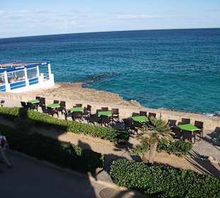 Man sitzt wirklich direkt am Meer 