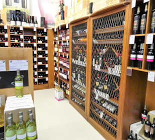 Rundgang durch das Spezialitätengeschäft Frega