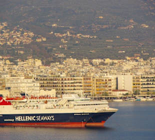 Hafengebiet vom Volos und Gegend