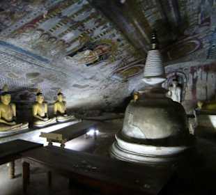 Figuren  im Höhlentempel