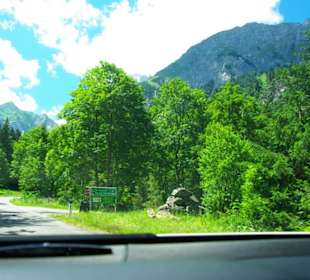Hier Einfahrt zur Valentinalm 