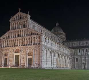 Pisa bei Nacht
