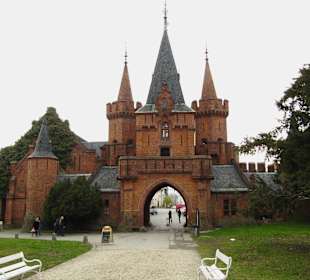 Brána ze zámeckého parku