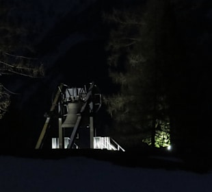 Friedensglocke bei Nacht