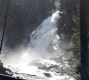 Da bohrt sich das Wasser seinen Weg