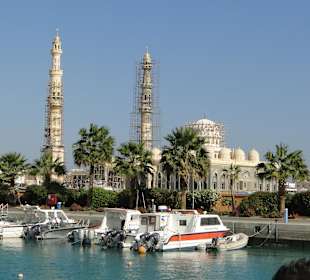 Blick auf die Moschee von Hurghada