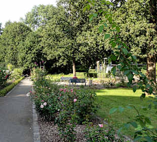 Blick in den Rosengarten