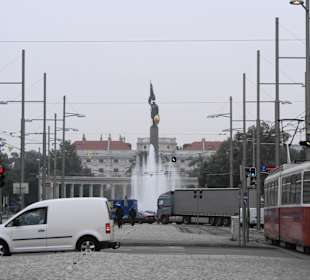 Hochstrahlbrunnen vorm unteren Schloss Belvedere