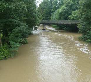 Überquerung der Tauber über die Brücke