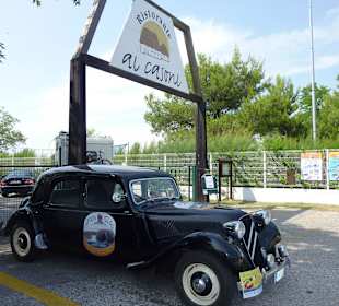 Oldtimer am Hafen in Bibione Pineda
