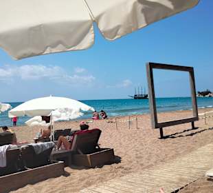 Strand Side