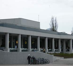 Kawiarnia w Hali Stulecia.