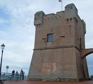 Festung an der Felsenküste