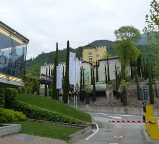 Einfahrt zum Parkplatz