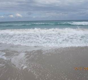 Am Strand zum Markt