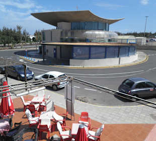 Im Kreisel der Tankstelle