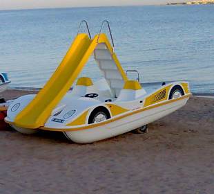 Tretbootverleih am Strand