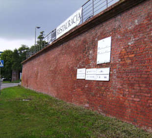 Torun: Hochwassermarken am Weichselufer