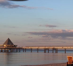 Seebrücke bei Sonnenuntergang