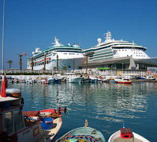 Große Pötte! Im Hafen von Kusadasi