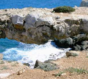 Naturbrücke Nähe des Kap Greko