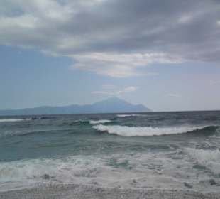 Am Strand mit Blick zum Athos