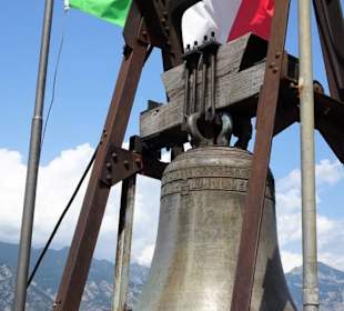 Gemeindeglocke auf der Turmspitze