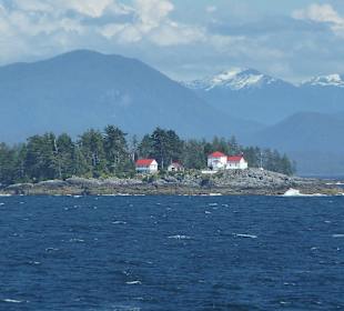 Inside Passage mit einsamen Häusern