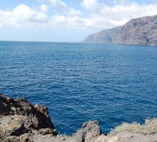 Pobliskie klify Los Gigantes