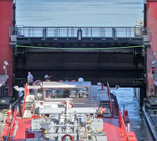 Die Einfahrt zum Trog schließt sich