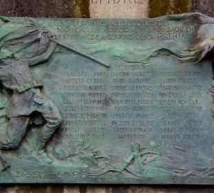 Am Denkmal
